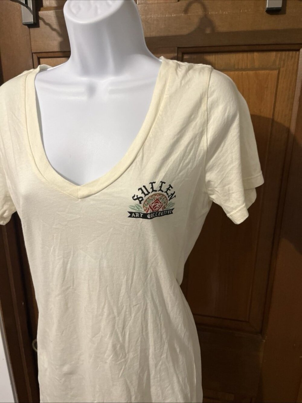 Sullen Art Collective Short Sleeve Shirt Beige  Rose Graphic - Picture 2 of 7